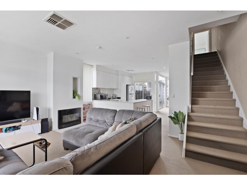 2 Parri Crescent, New Port SA 5015