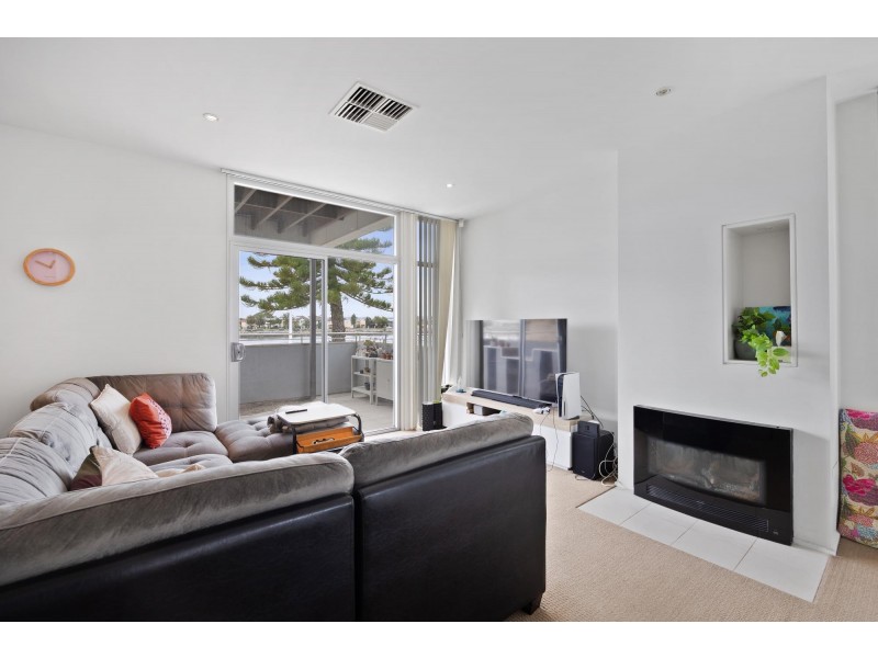 2 Parri Crescent, New Port SA 5015