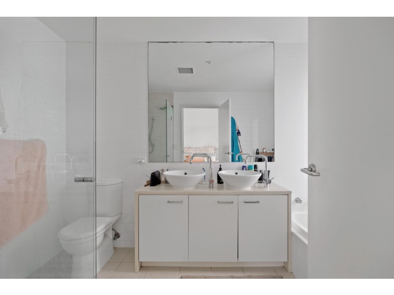 2 Parri Crescent, New Port SA 5015