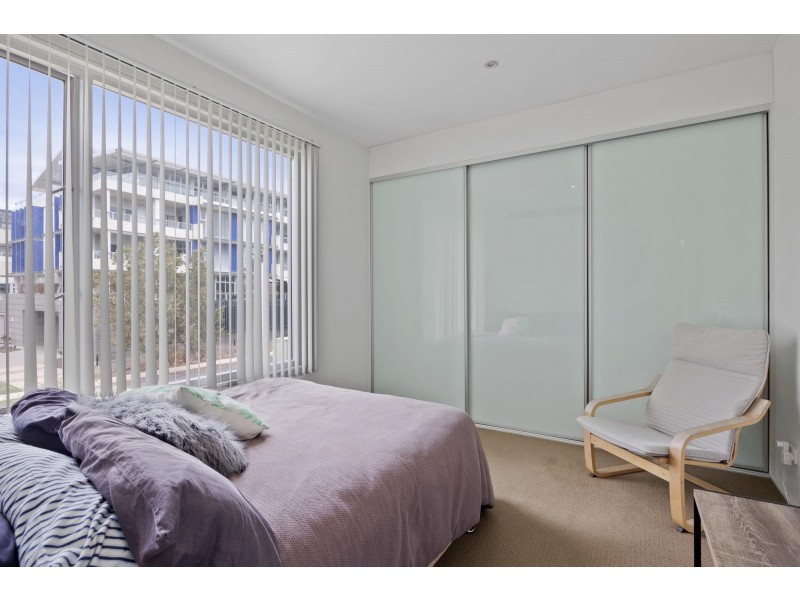 2 Parri Crescent, New Port SA 5015