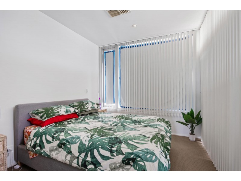 2 Parri Crescent, New Port SA 5015