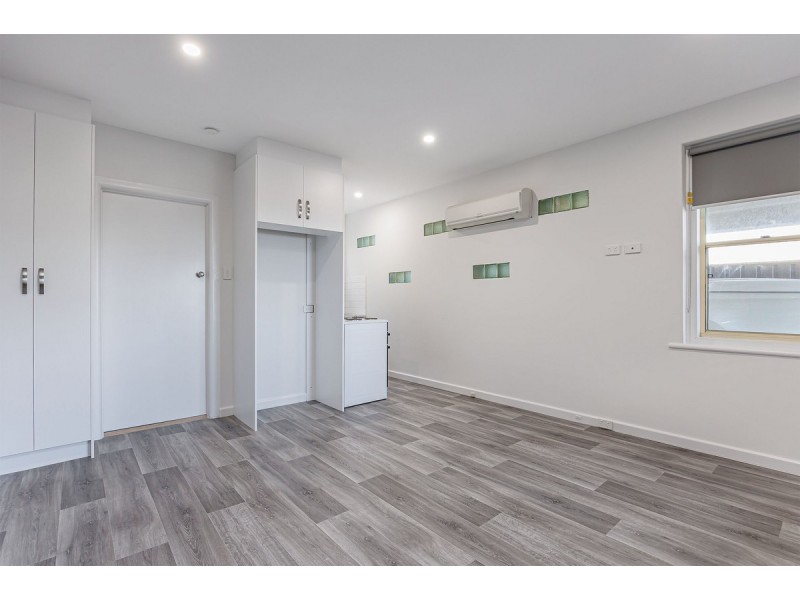 2/52 Seaview Road, West Beach SA 5024
