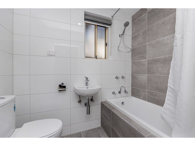 2/52 Seaview Road, West Beach SA 5024