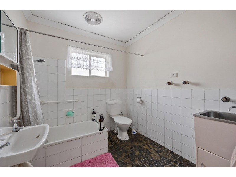 1-2/835 Grand Junction Road, Valley View SA 5093