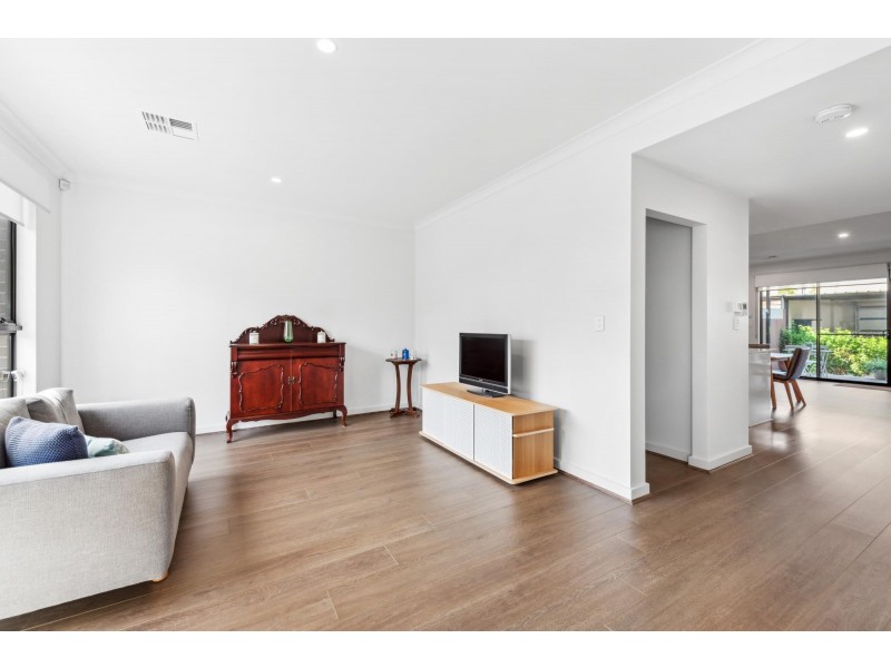 10 Banksia Street, West Lakes SA 5021