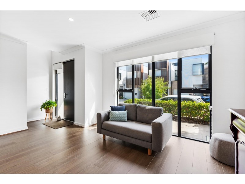 10 Banksia Street, West Lakes SA 5021