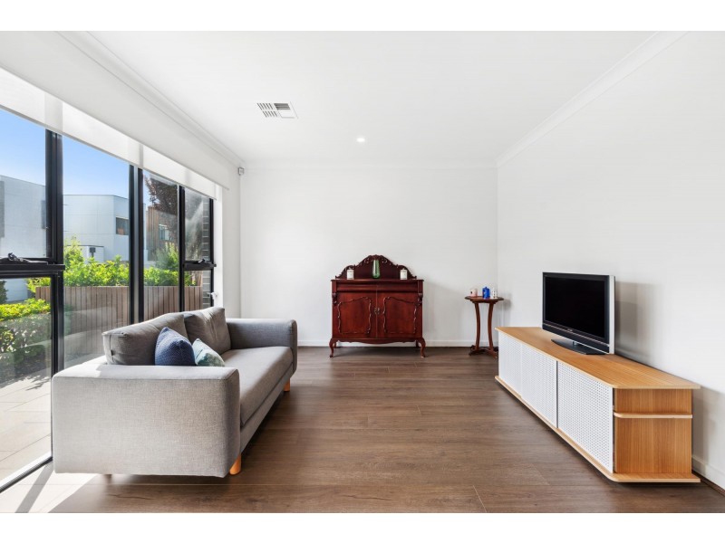 10 Banksia Street, West Lakes SA 5021