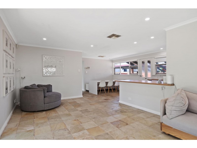 9 Drysdale Court, West Lakes Shore SA 5020