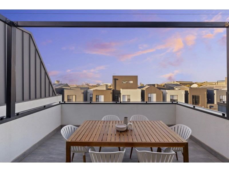 18 Albany Lane, Port Adelaide SA 5015