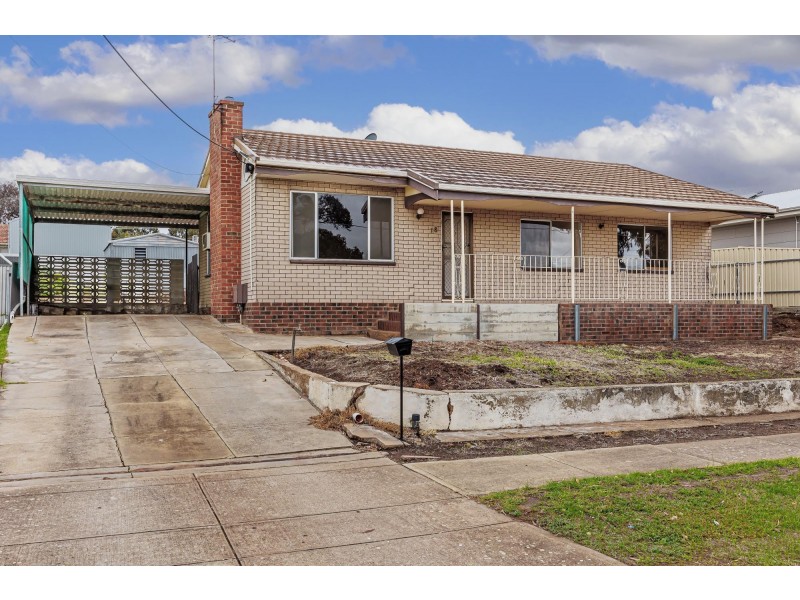 18 Amber Avenue, Clearview SA 5085