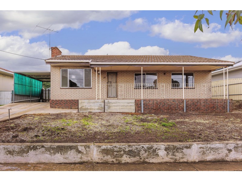 18 Amber Avenue, Clearview SA 5085