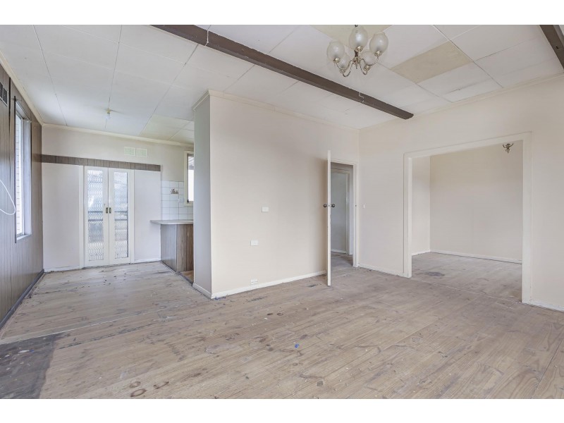 18 Amber Avenue, Clearview SA 5085