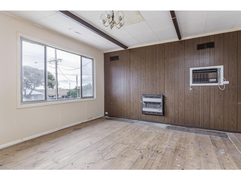 18 Amber Avenue, Clearview SA 5085