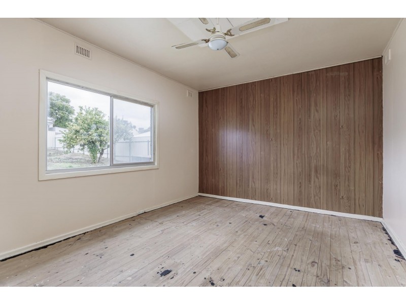 18 Amber Avenue, Clearview SA 5085