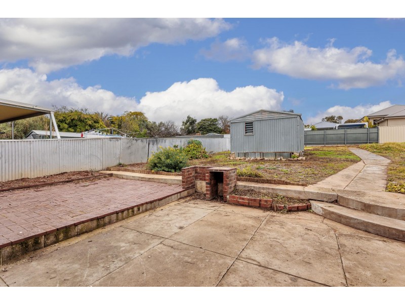 18 Amber Avenue, Clearview SA 5085