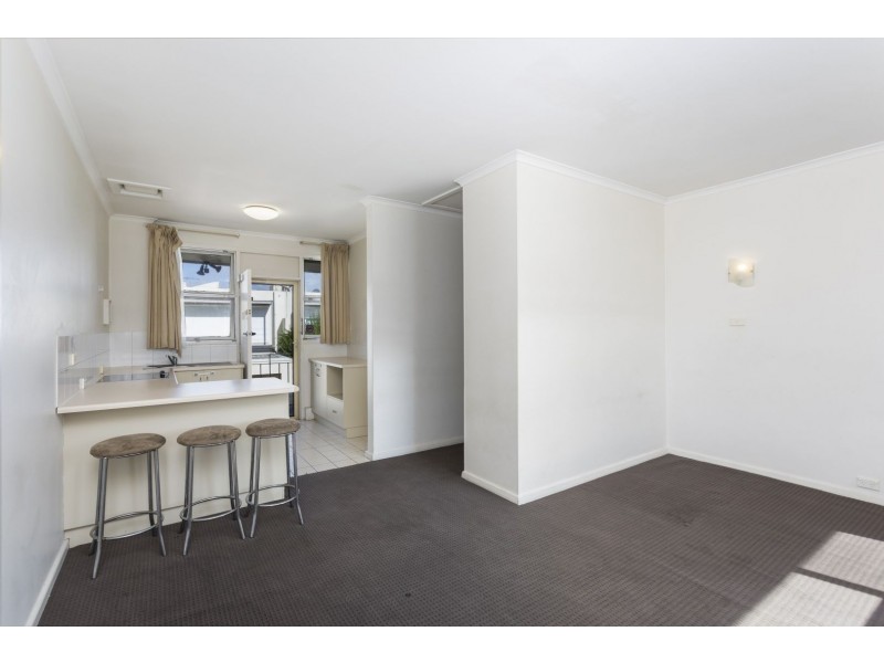 20/18 Moseley Street, Glenelg SA 5045
