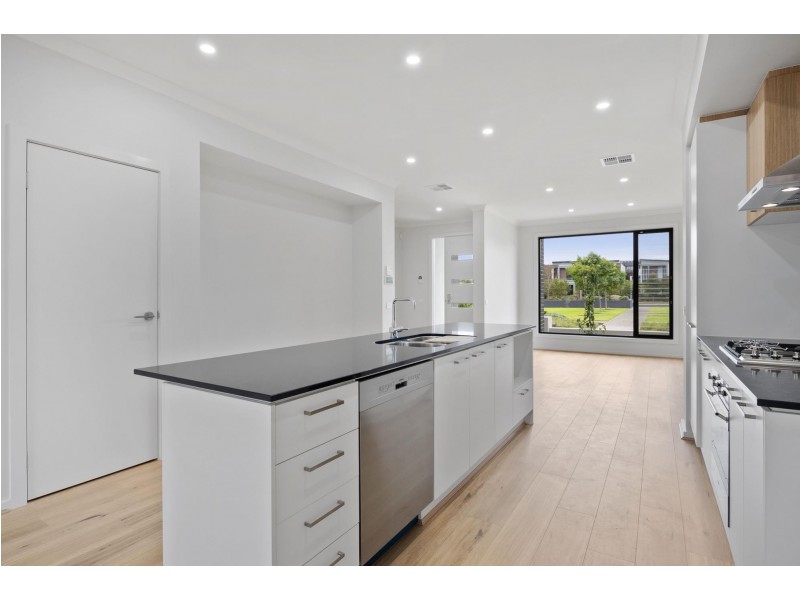 7 Saltbush Lane, West Lakes SA 5021