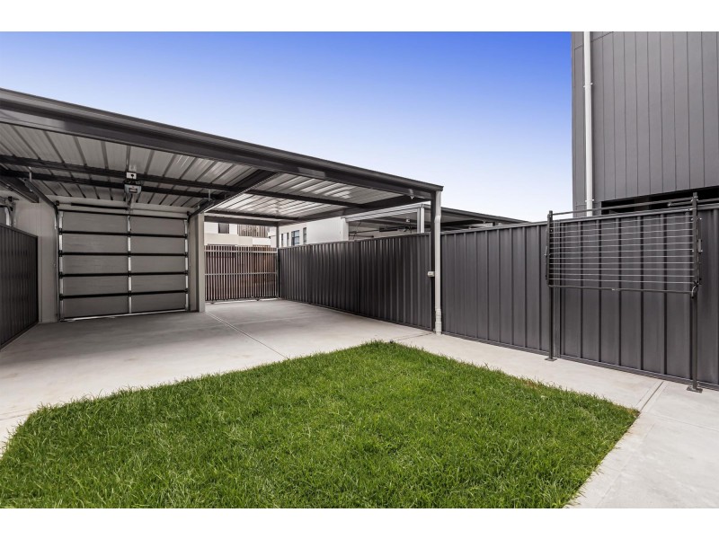 7 Saltbush Lane, West Lakes SA 5021