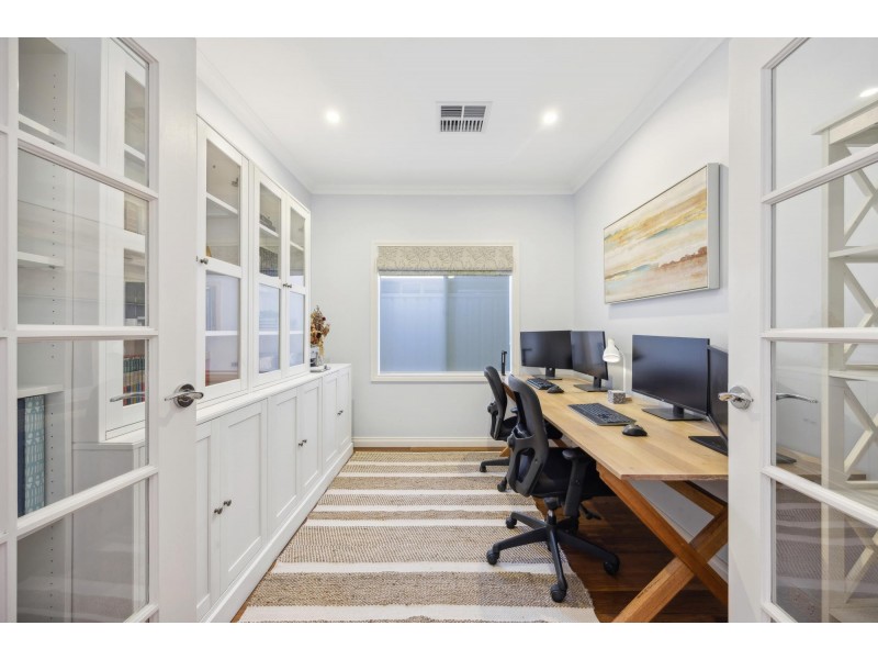 17 Amos Way, Royal Park SA 5014