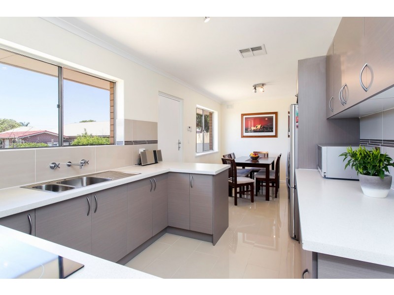 2/381 Tapleys Hill Road, Seaton SA 5023