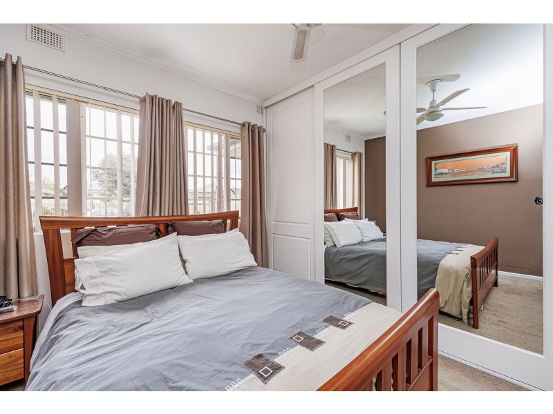 24 Esk Street, Woodville South SA 5011