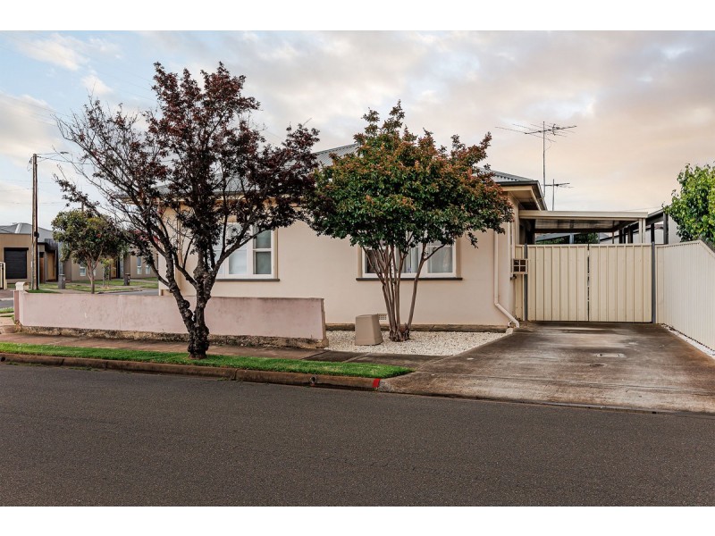 24 Esk Street, Woodville South SA 5011