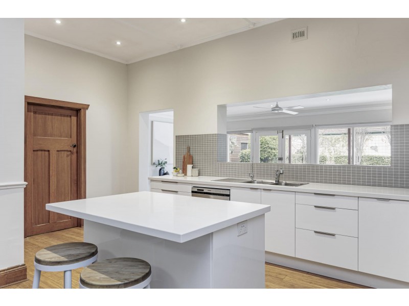 37 Shirley Avenue, Woodville West SA 5011