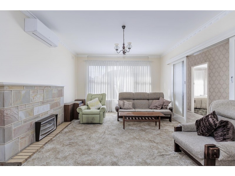 18 Dundee Avenue, Seaton SA 5023