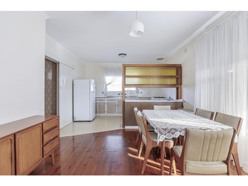 18 Dundee Avenue, Seaton SA 5023