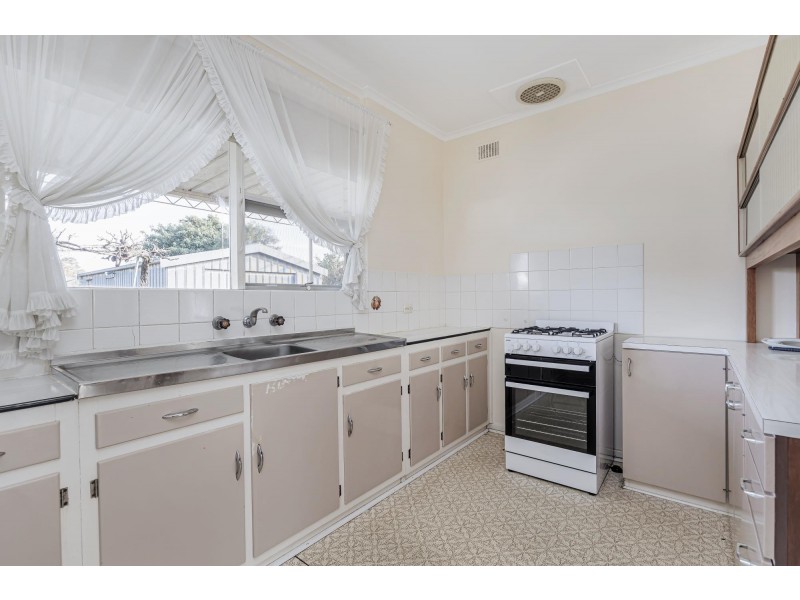 18 Dundee Avenue, Seaton SA 5023