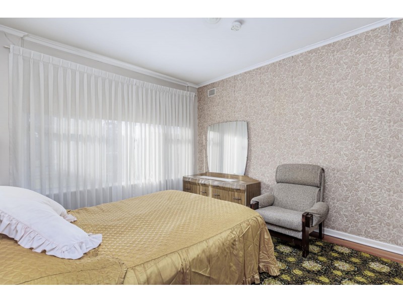 18 Dundee Avenue, Seaton SA 5023