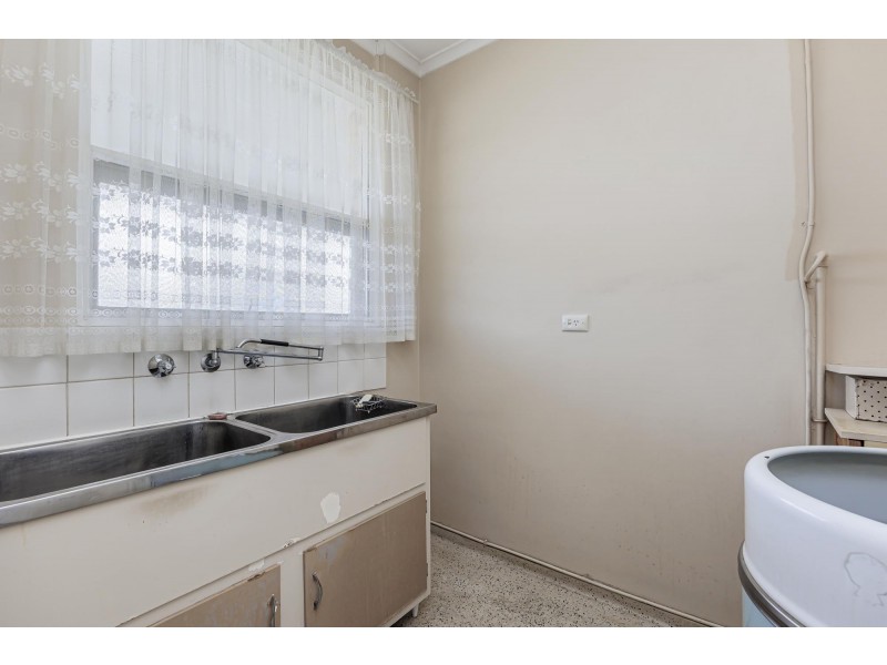 18 Dundee Avenue, Seaton SA 5023