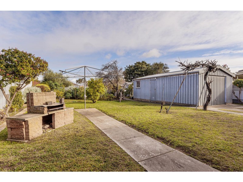 18 Dundee Avenue, Seaton SA 5023