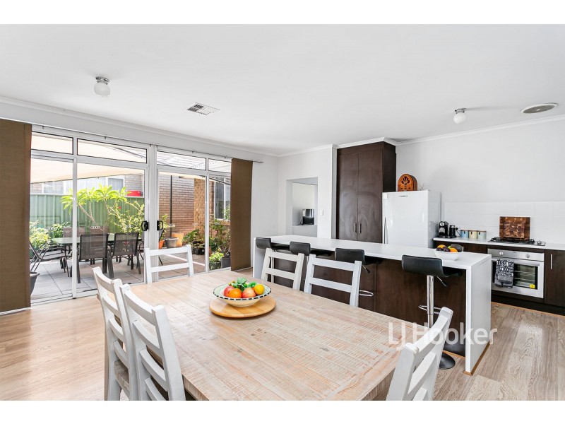 54 Shoalhaven Circuit, Mawson Lakes SA 5095