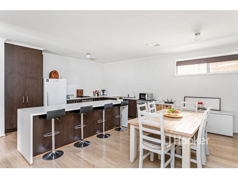 54 Shoalhaven Circuit, Mawson Lakes SA 5095