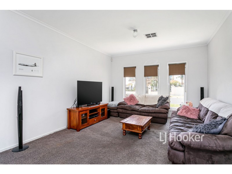 54 Shoalhaven Circuit, Mawson Lakes SA 5095