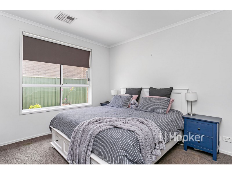 54 Shoalhaven Circuit, Mawson Lakes SA 5095