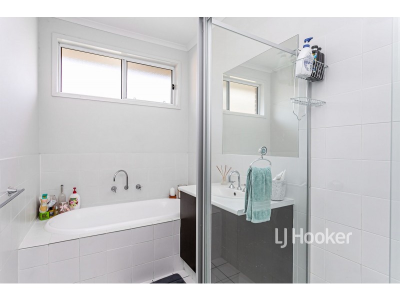 54 Shoalhaven Circuit, Mawson Lakes SA 5095