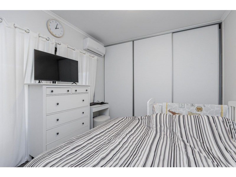 72 Fleming Crescent, Mansfield Park SA 5012