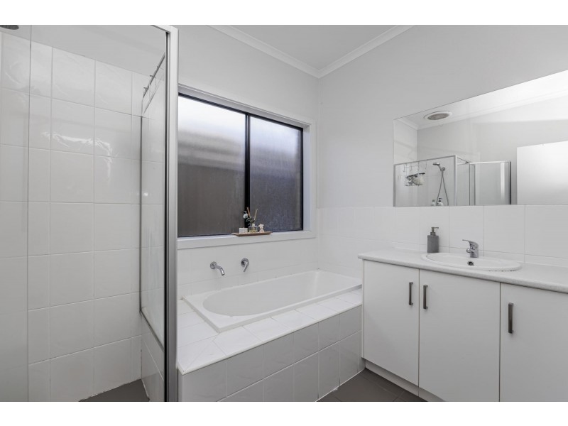 72 Fleming Crescent, Mansfield Park SA 5012