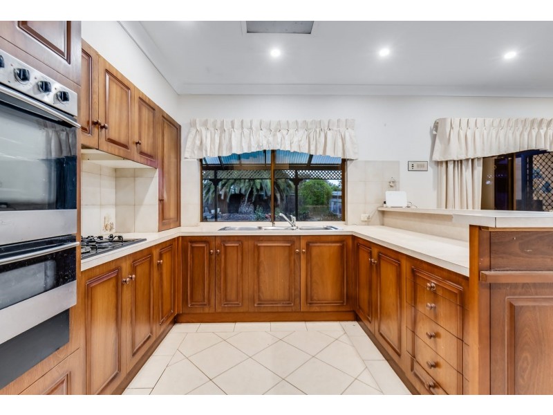 25 Trinidad Court, West Lakes SA 5021