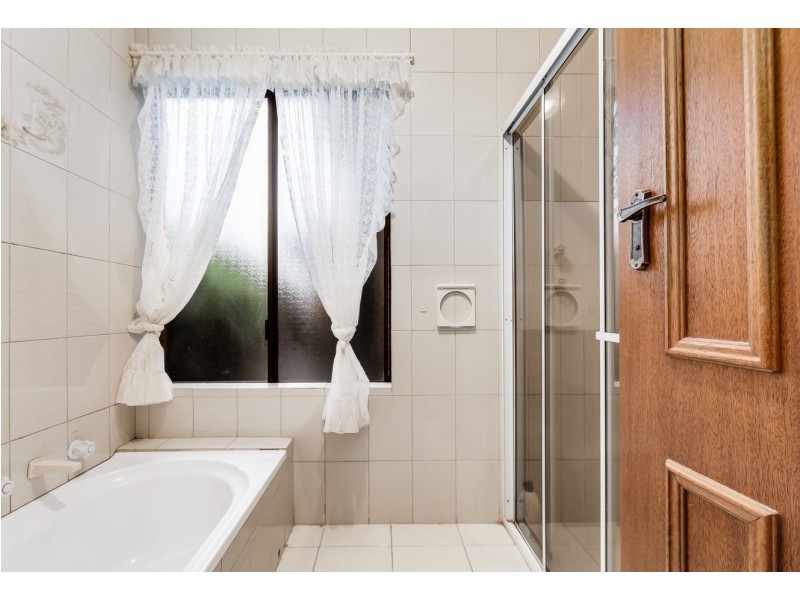 25 Trinidad Court, West Lakes SA 5021