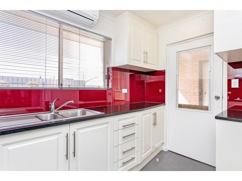 3/2a Cedar Avenue, Royal Park SA 5014