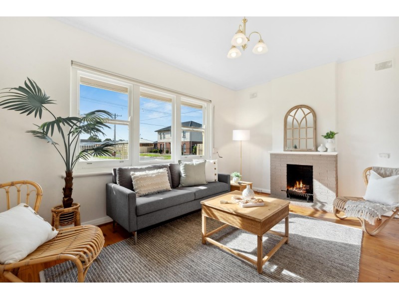 8 Rondo Avenue, Findon SA 5023