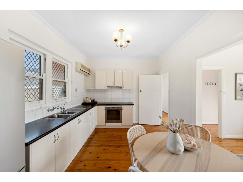 8 Rondo Avenue, Findon SA 5023