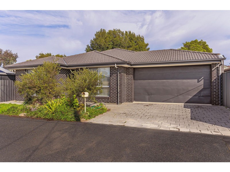 55 May Street, Birkenhead SA 5015