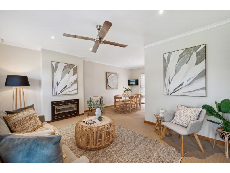 43 Heysen Crescent, West Lakes Shore SA 5020