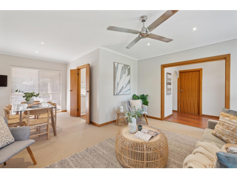 43 Heysen Crescent, West Lakes Shore SA 5020