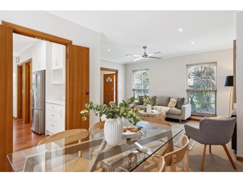 43 Heysen Crescent, West Lakes Shore SA 5020