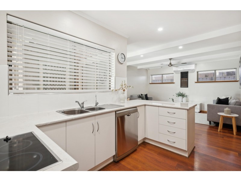 43 Heysen Crescent, West Lakes Shore SA 5020